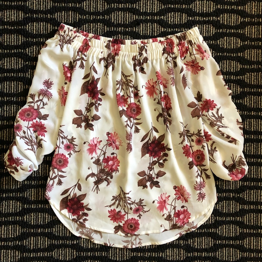 3/$20 Floral off the shoulder top